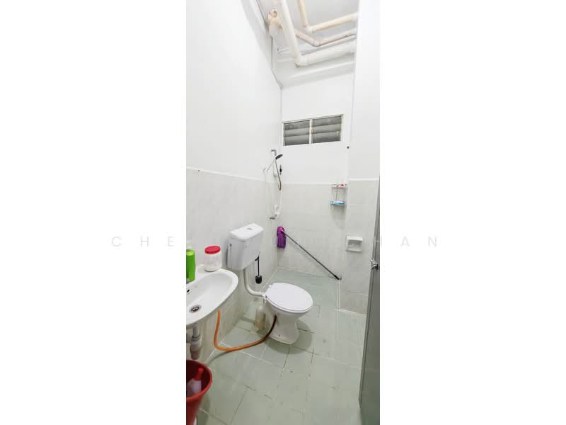 Pangsapuri untuk Disewa di Idaman Senibong - Chew Yun Chan - Bathroom - PropertyGuru.com.my