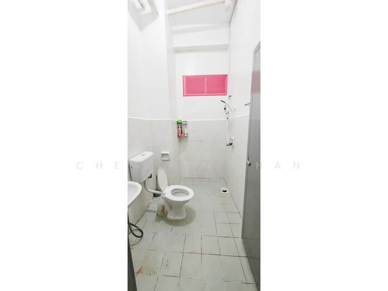 Pangsapuri untuk Disewa di Idaman Senibong - Chew Yun Chan - Bathroom - PropertyGuru.com.my