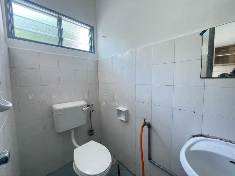 2-storey Terraced House for Sale in Ampang Jaya (Ampang) - Mohd Aizat Saiful Bahri - Bathroom - PropertyGuru.com.my