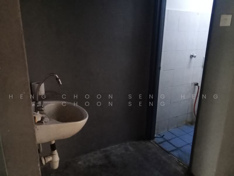 Shop for Rent in Taman Pusat Kepong (Kepong) - heng choon seng heng choon seng - Bathroom - PropertyGuru.com.my