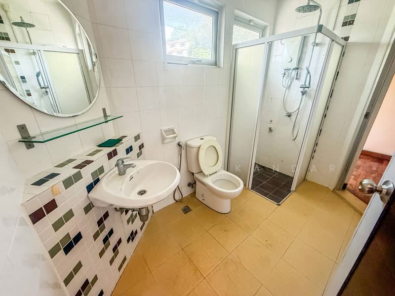 Rumah Berkembar untuk Dijual di Ampang Jaya (Ampang) - Shaziery Iskandar - Bathroom - PropertyGuru.com.my