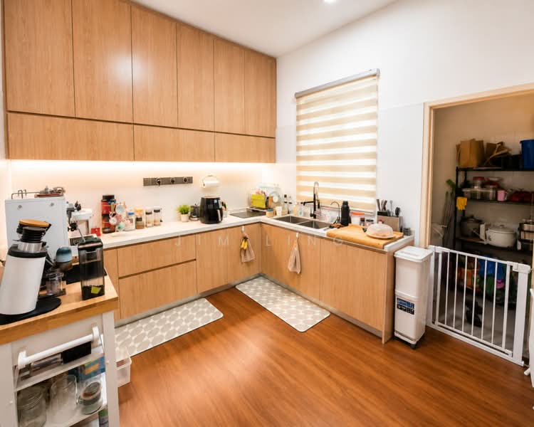 Rumah Teres 2-Tingkat untuk Dijual di Kota Kemuning (Shah Alam) - Jim Ling - Kitchen - PropertyGuru.com.my