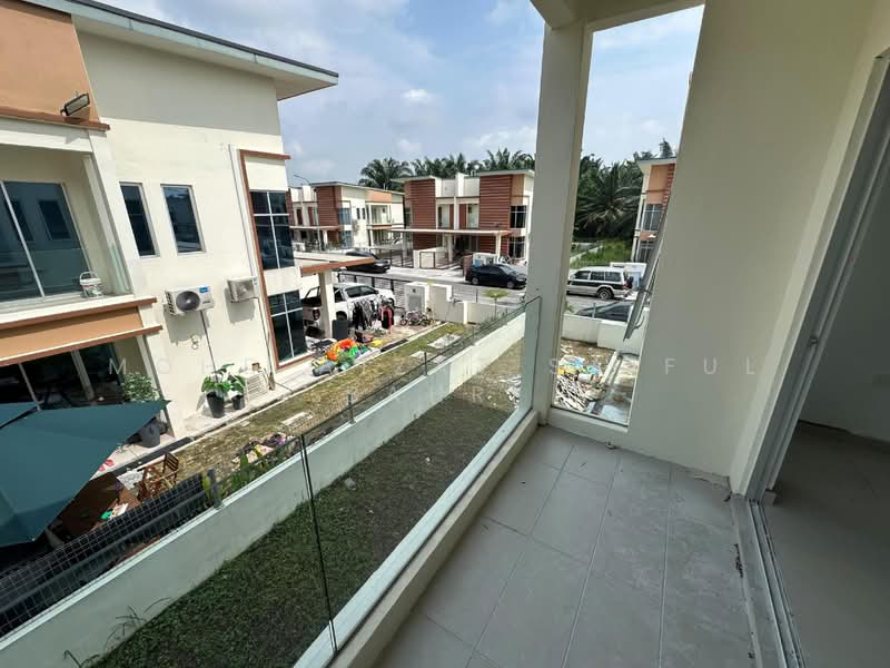 Semi-Detached House for Sale in Kampung Lombong (Shah Alam) - Mohd Aizat Saiful Bahri - Exterior - PropertyGuru.com.my