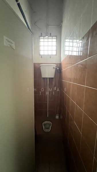 Semi-D Factory for Rent in Sungai Kapar Indah Industrial Park (Kapar) - Thomas Thi - Bathroom - PropertyGuru.com.my