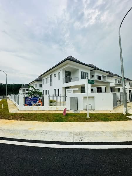2-storey Terraced House for Rent in Seksyen U15 (Shah Alam) - Mu'izz Halim - Exterior - PropertyGuru.com.my