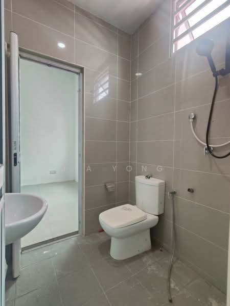 Rumah Teres 2 Tingkat untuk Dijual di Taman Prestij (Balik Pulau) - Jia Yong - Bathroom - PropertyGuru.com.my