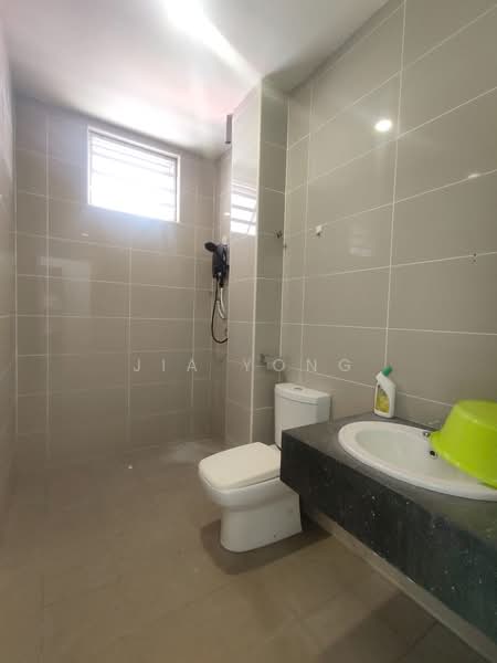 Rumah Teres 2 Tingkat untuk Dijual di Taman Prestij (Balik Pulau) - Jia Yong - Bathroom - PropertyGuru.com.my