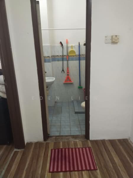 Rumah Teres 2 Tingkat untuk Dijual di Taman Ehsan Jaya (Ulu Tiram) - Eden Liew - Bathroom - PropertyGuru.com.my