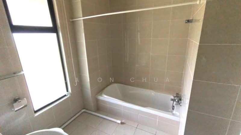 Rumah Teres 2 Tingkat untuk Disewa di Leisure Farm (Gelang Patah) - Jason Chua - Bathroom - PropertyGuru.com.my