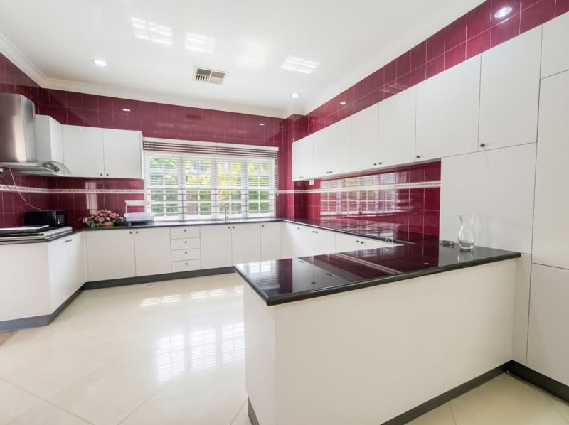 Rumah Banglo untuk Disewa di Country Heights (Kajang) - Esther Tan - Kitchen - PropertyGuru.com.my