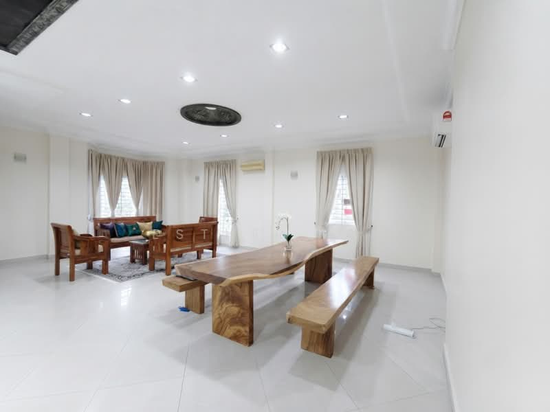Rumah Banglo untuk Disewa di Country Heights (Kajang) - Esther Tan - Living Room - PropertyGuru.com.my