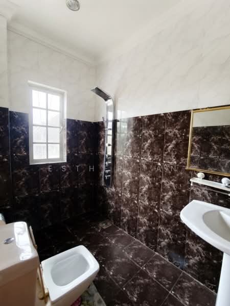 Rumah Banglo untuk Disewa di Country Heights (Kajang) - Esther Tan - Bathroom - PropertyGuru.com.my