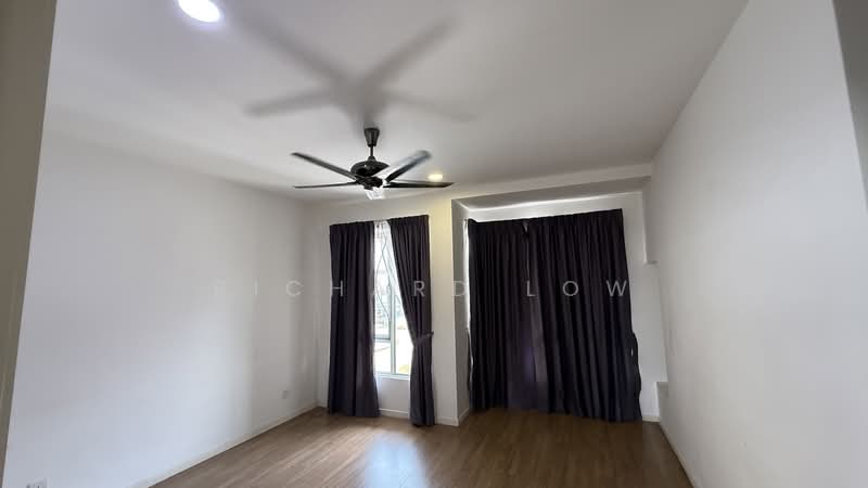 Rumah Teres untuk Dijual di Bandar Tropicana Aman (Telok Panglima Garang) - Richard Low - PropertyGuru.com.my