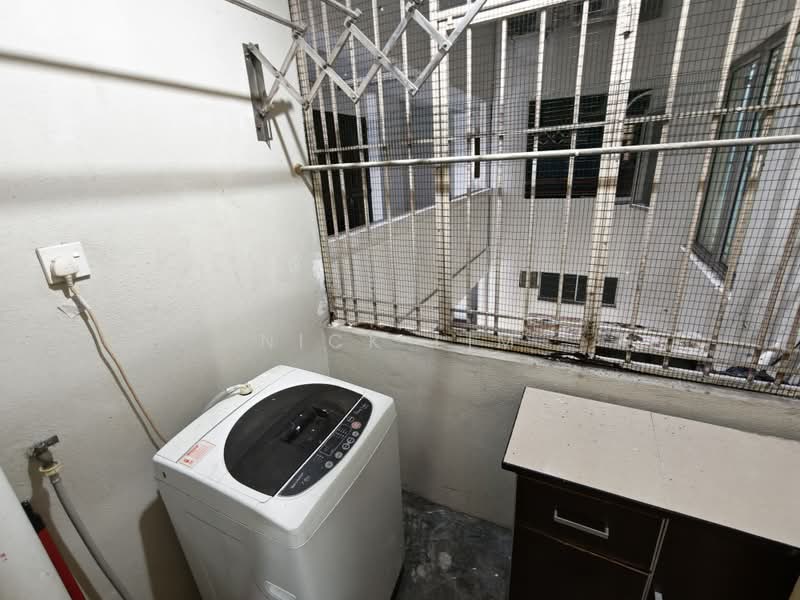 Kondominium untuk Dijual di Park View Tower - Nick Lim - Balcony - PropertyGuru.com.my