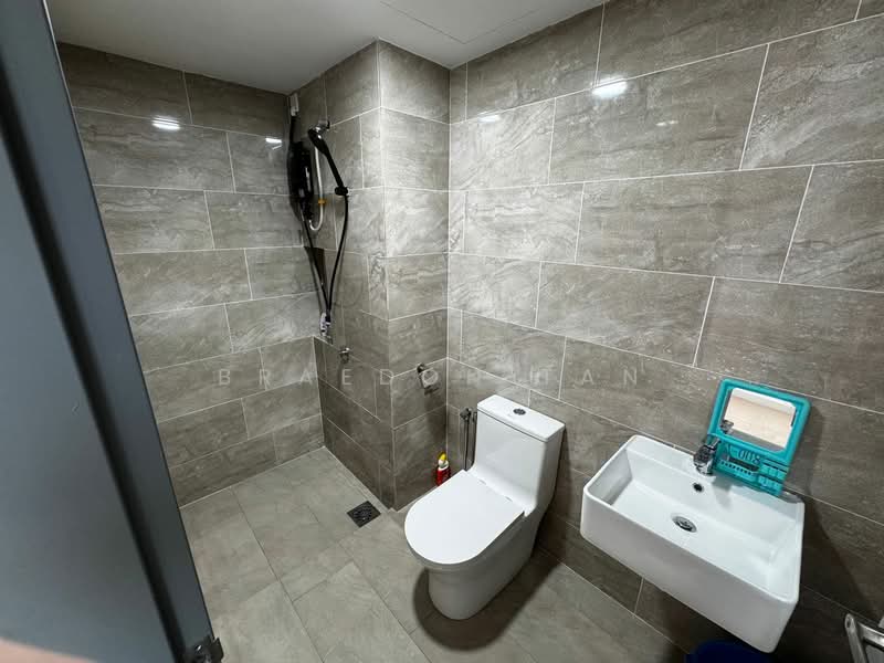 Servis Apartment untuk Disewa di M Arisa - Braedon Tan - Bathroom - PropertyGuru.com.my