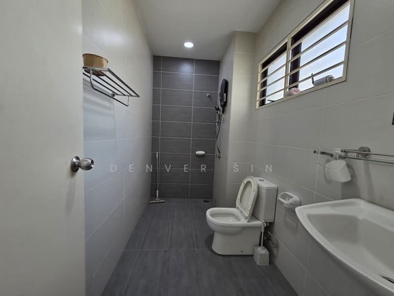 2.5-storey Terraced House for Sale in Bandar Mahkota Cheras (Cheras) - Denver Sin - Bathroom - PropertyGuru.com.my