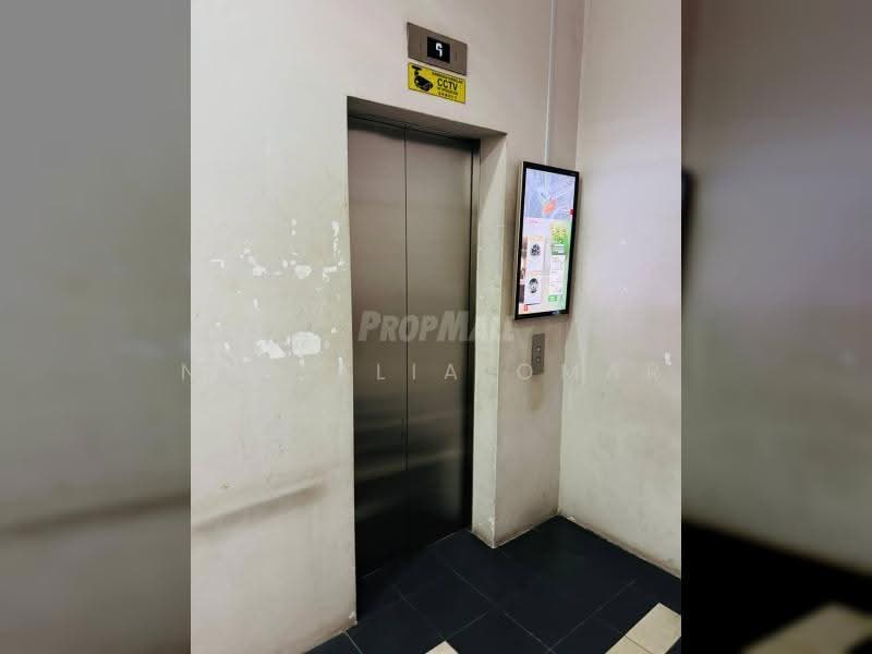 Shop / Office for Sale in Shah Alam (Selangor) - Nur Alia Omar - Corridor - PropertyGuru.com.my