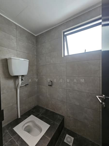 Kedai / Pejabat untuk Disewa di Puchong (Selangor) - Jay Selvam - Bathroom - PropertyGuru.com.my