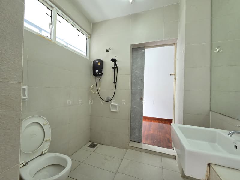3-storey Terraced House for Sale in Bandar Mahkota Cheras (Cheras) - Denver Sin - Bathroom - PropertyGuru.com.my
