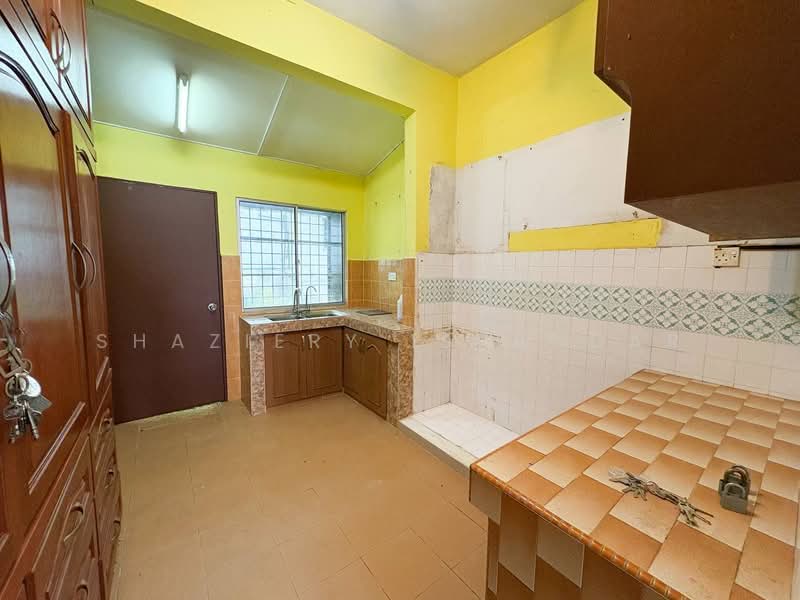2-storey Terraced House for Sale in Batu Caves (Selangor) - Shaziery Iskandar - Kitchen - PropertyGuru.com.my
