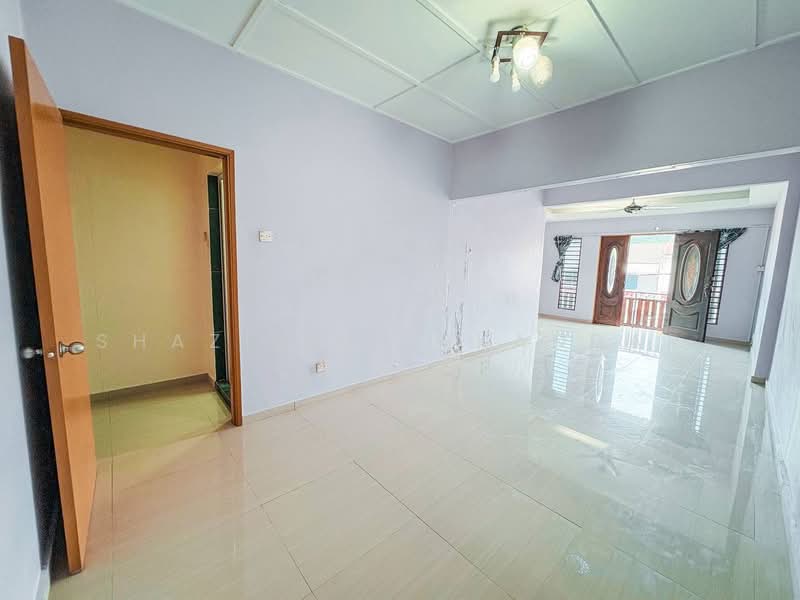 2-storey Terraced House for Sale in Batu Caves (Selangor) - Shaziery Iskandar - Living Room - PropertyGuru.com.my