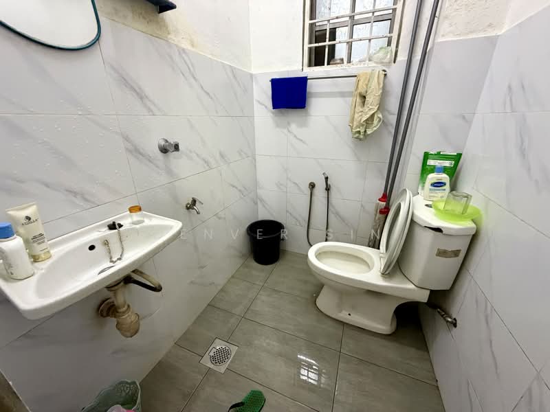 Rumah Teres 2 Tingkat untuk Dijual di Bandar Tun Hussein Onn (Cheras) - Denver Sin - Bathroom - PropertyGuru.com.my