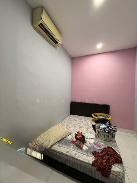 Rumah Teres 2 Tingkat untuk Dijual di Taman Kempas Indah (Tebrau) - Reny Hee - Bedroom - PropertyGuru.com.my