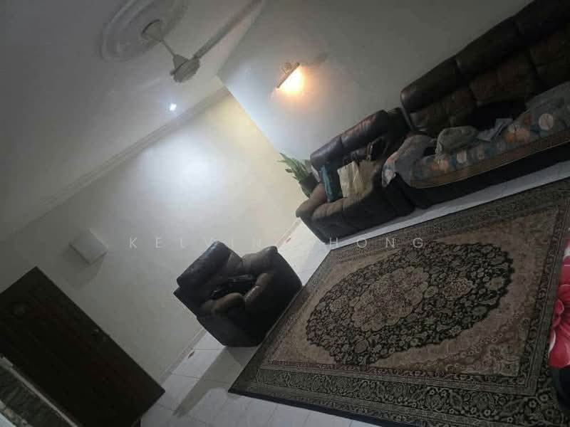 Rumah Teres 2 Tingkat untuk Disewa di Taman Ipoh Timur (Ipoh) - Kelvin Chong - Living Room - PropertyGuru.com.my
