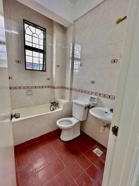 2-storey Terraced House for Sale in Nilai (Negeri Sembilan) - Vivian Lai - Bathroom - PropertyGuru.com.my