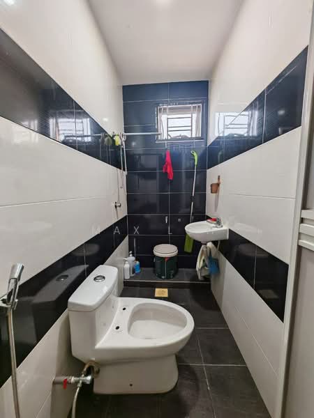 Kedai untuk Disewa di Kulai (Johor) - Max Loh - Bathroom - PropertyGuru.com.my