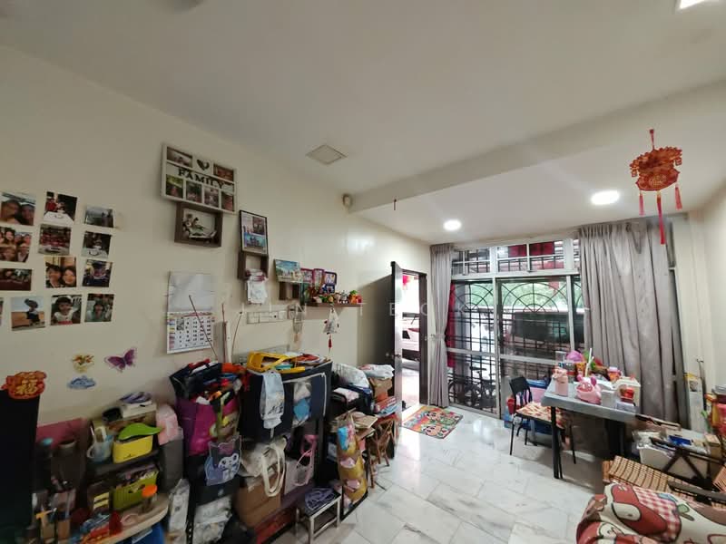 1-storey Terraced House for Sale in Bukit Indah (Iskandar Puteri (Nusajaya)) - Jin Teok - Living Room - PropertyGuru.com.my