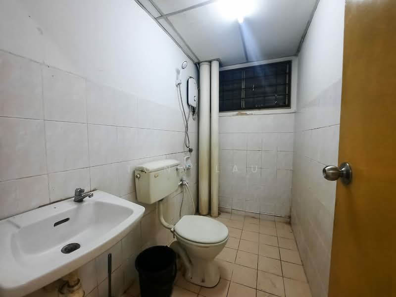 Condominium for Rent at Idaman Sutera - Tony Lau - Bathroom - PropertyGuru.com.my