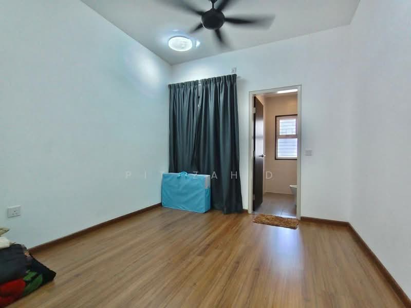Rumah Teres 2 Tingkat untuk Dijual di Bandar Serenia (Dengkil) - Pit Zahid - Bedroom - PropertyGuru.com.my