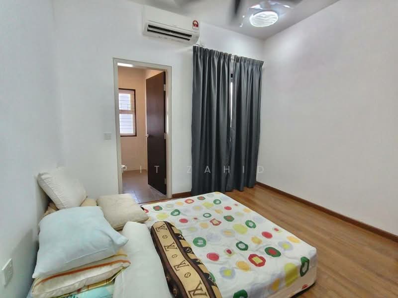 Rumah Teres 2 Tingkat untuk Dijual di Bandar Serenia (Dengkil) - Pit Zahid - Bedroom - PropertyGuru.com.my
