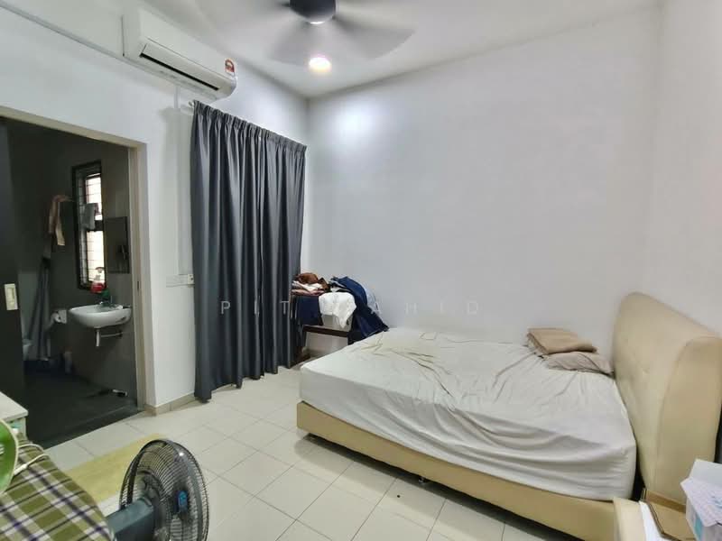 Rumah Teres 2 Tingkat untuk Dijual di Bandar Serenia (Dengkil) - Pit Zahid - Bedroom - PropertyGuru.com.my