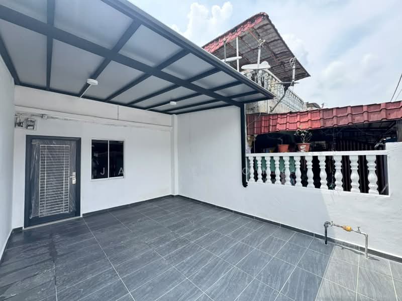 Rumah Teres untuk Dijual di Taman Desa Jaya (Johor Bahru) - Janice Yong - Exterior - PropertyGuru.com.my