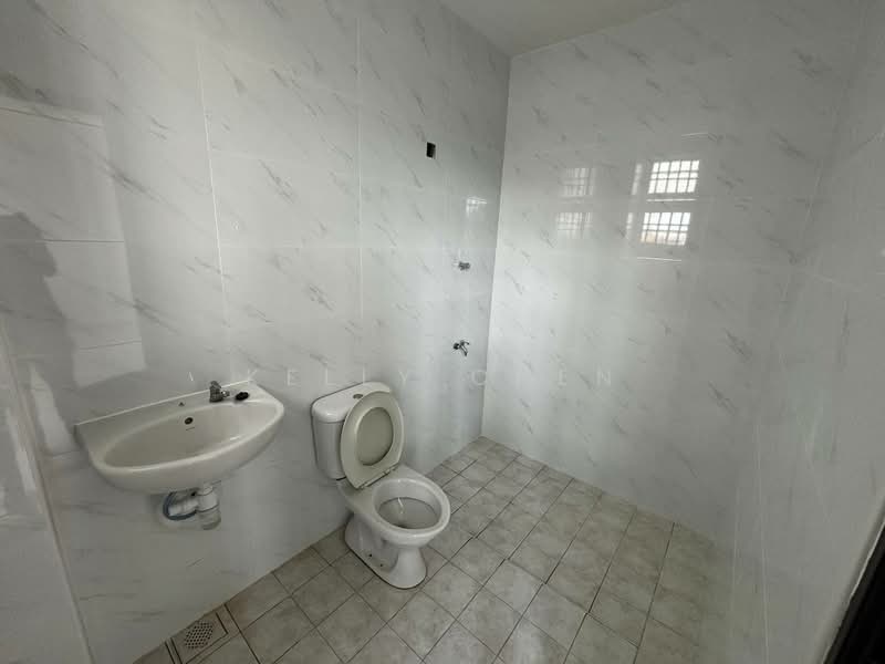 2-storey Terraced House for Sale in Austin Perdana (Tebrau) - Kelly Chen - Bathroom - PropertyGuru.com.my