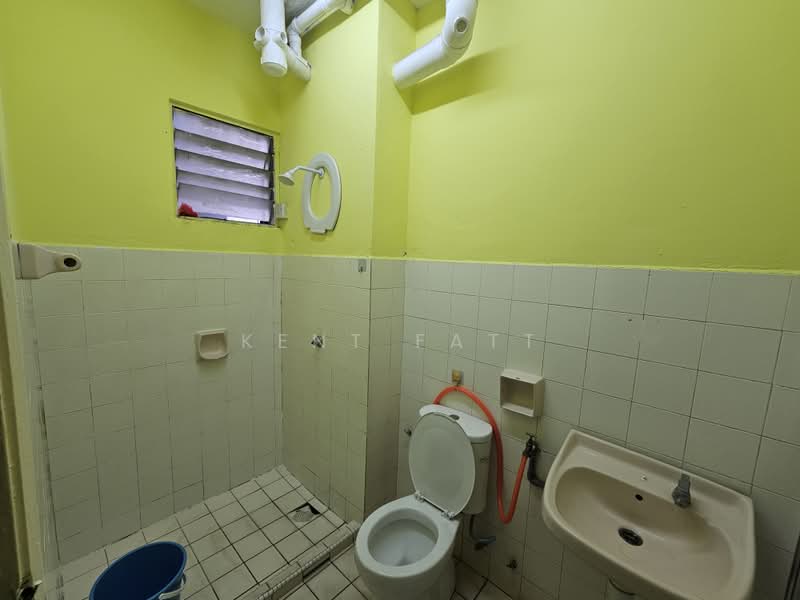 Condominium for Sale at Sri Lata @ Desa Petaling - Kent Fatt - Bathroom - PropertyGuru.com.my