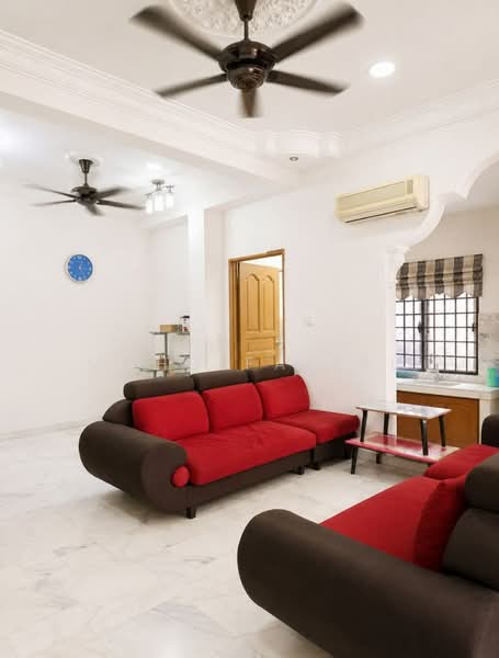 Rumah Berkembar untuk Dijual di Rawang (Selangor) - Mohd Faizal - Living Room - PropertyGuru.com.my