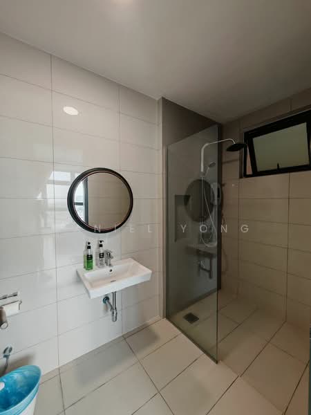 Service Residence for Sale at Paradigm Residence - Daniel Yong - Bathroom - PropertyGuru.com.my
