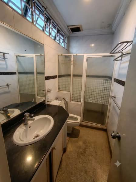 Rumah Teres 2 Tingkat untuk Dijual di Usj 9 (Subang Jaya) - Joyce Kok - Bathroom - PropertyGuru.com.my