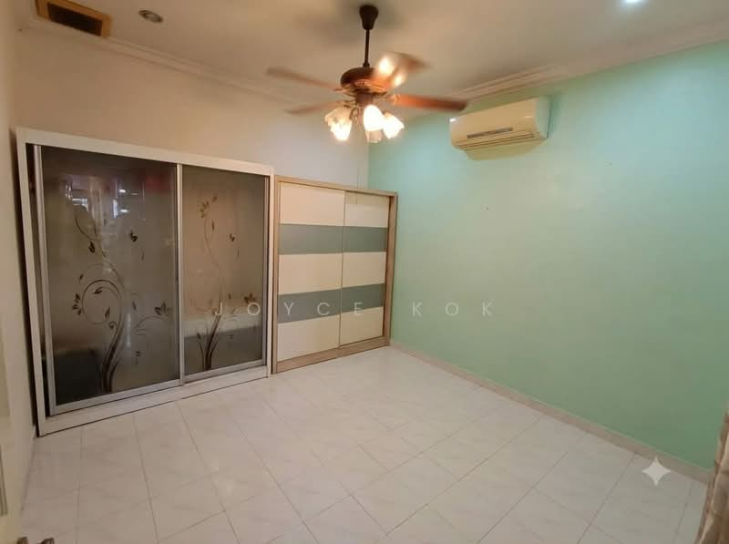 Rumah Teres 2 Tingkat untuk Dijual di Usj 9 (Subang Jaya) - Joyce Kok - Bedroom - PropertyGuru.com.my