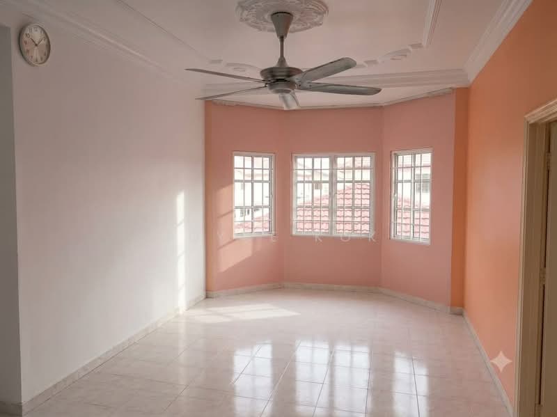 Rumah Teres 2 Tingkat untuk Dijual di Usj 9 (Subang Jaya) - Joyce Kok - Living Room - PropertyGuru.com.my