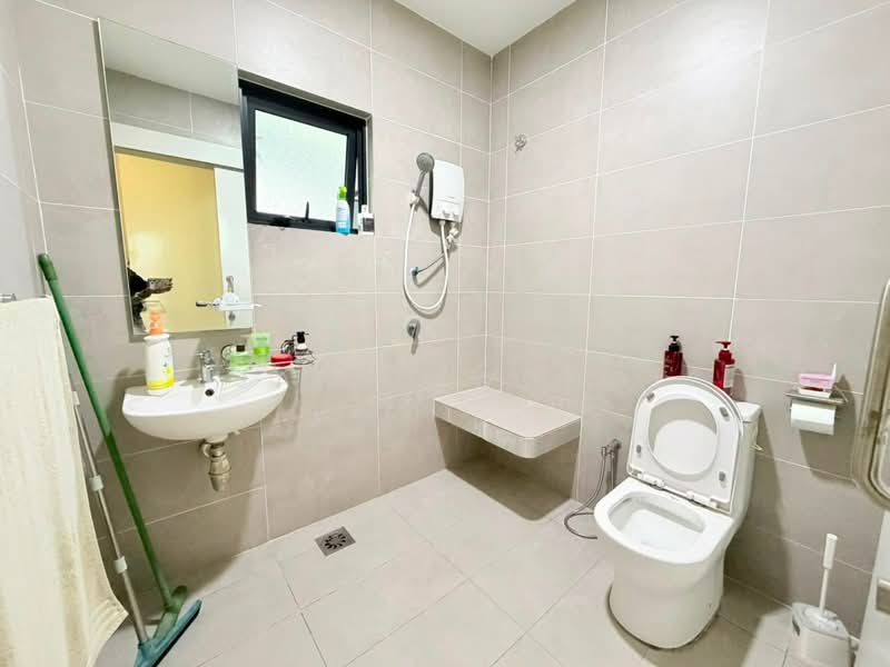 Semi-Detached House for Sale in Cyberjaya (Selangor) - Jared Wong - Bathroom - PropertyGuru.com.my