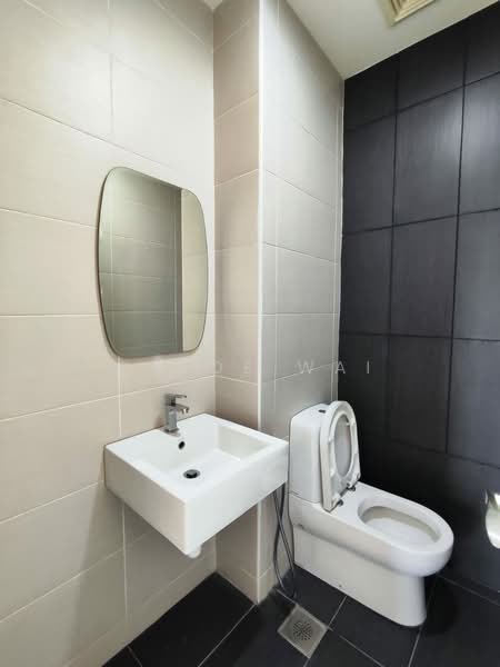 Servis Apartment untuk Dijual di TRiGON Luxury Residences - Chloe Wai - Bathroom - PropertyGuru.com.my