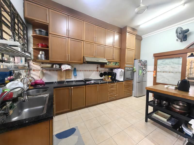 Rumah Teres 2 Tingkat untuk Dijual di Bandar Kinrara Seksyen 5 (Bandar Kinrara) - Mak Oliver - Kitchen - PropertyGuru.com.my