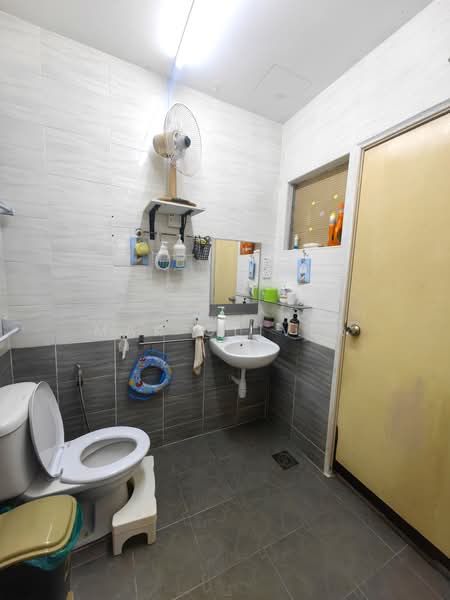 Rumah Teres 2 Tingkat untuk Dijual di Bandar Kinrara Seksyen 5 (Bandar Kinrara) - Mak Oliver - Bathroom - PropertyGuru.com.my