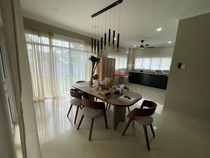 Rumah Banglo untuk Dijual di Bandar Mahkota Cheras (Cheras) - Kent Fatt - Dining Room - PropertyGuru.com.my