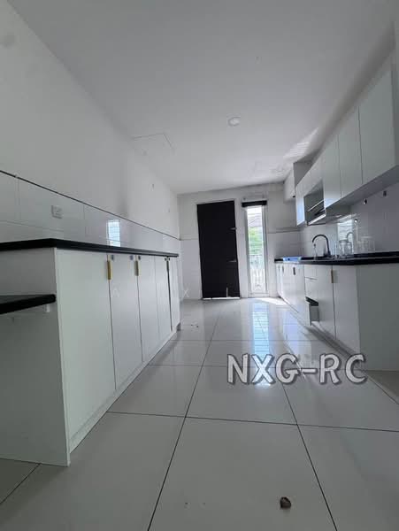 3-storey Terraced House for Sale in Telok Panglima Garang (Selangor) - Alex Lee - Kitchen - PropertyGuru.com.my