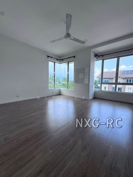 3-storey Terraced House for Sale in Telok Panglima Garang (Selangor) - Alex Lee - Living Room - PropertyGuru.com.my